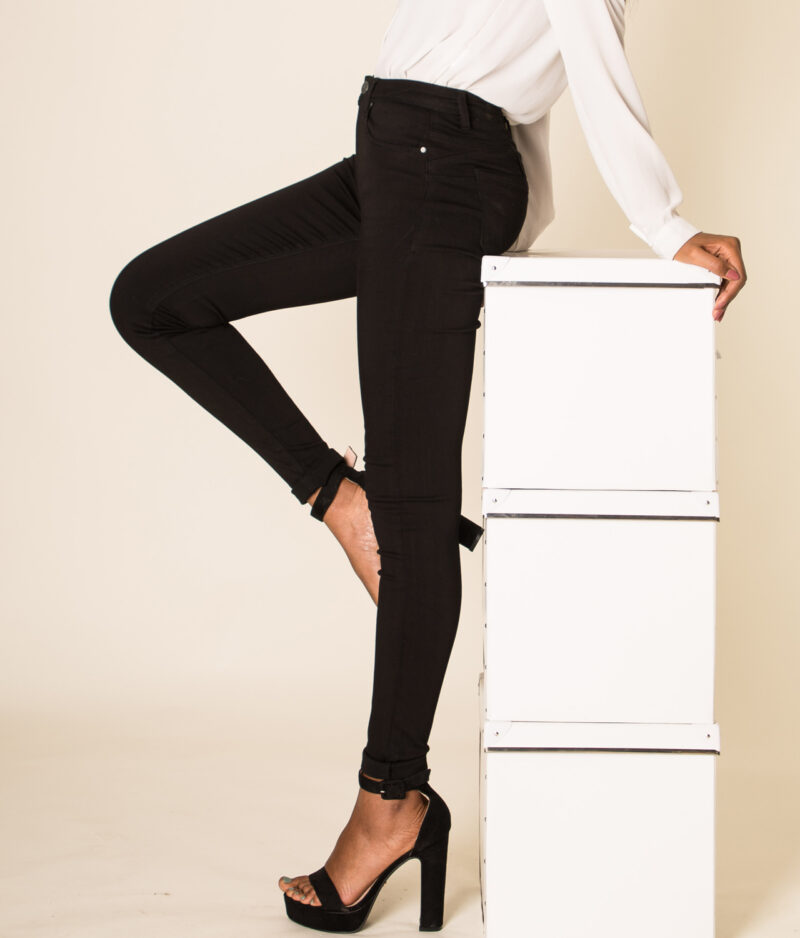 Push-up-hlače-Nina-Carter-P106.c