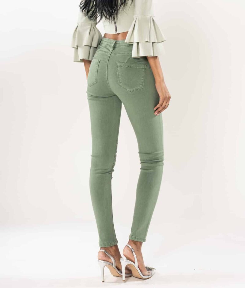 Barvne_jeans_hlače_Push_Up_P106-17.a